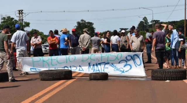 Desregulación del Inym: productores cortan la ruta 14 y prohíben la circulación de yerba mate canchada