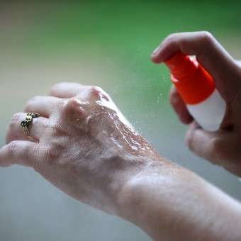 Se establecieron criterios extraordinarios y temporales para la fabricación de repelentes de mosquitos,