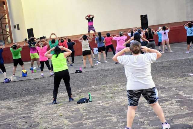 ¡Las clases de Zumba en la Plaza Colón siguen creciendo!