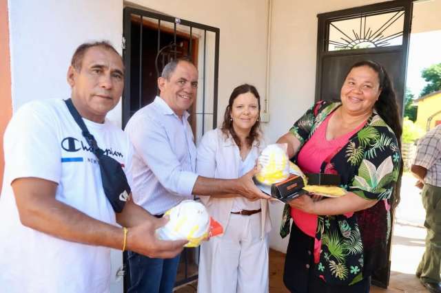 Se entregó nueva indumentaria al personal del cementerio