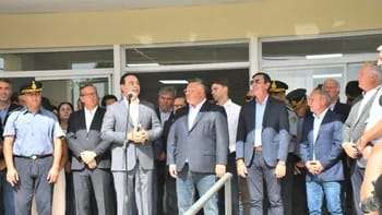El gobernador de Corrientes, Gustavo Valdés, inauguró una nueva comisaría en Monte Caseros,
