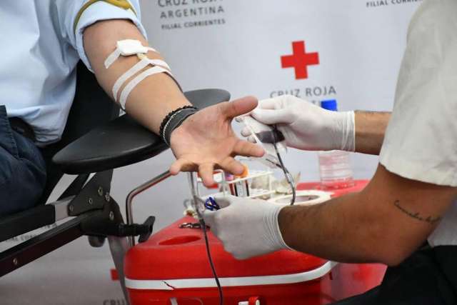 La jornada solidaria "Latinoamérica unida dona sangre" se realiza hasta las 12 en la Cruz Roja