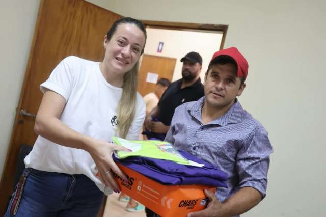 La Municipalidad entregó nueva indumentaria al equipo de recolección de residuos