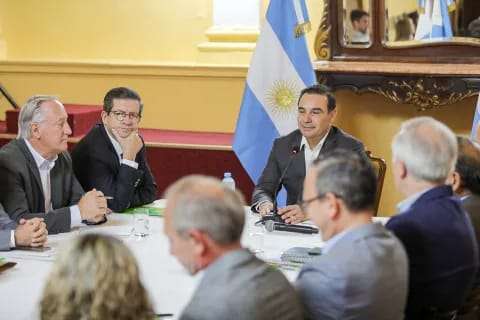 El gobernador de Corrientes, Gustavo Valdés, encabezó una reunión de Gabinete en la Casa de Gobierno,