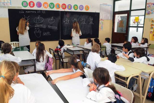 Docentes correntinos denuncian que el bono navideño no alcanza