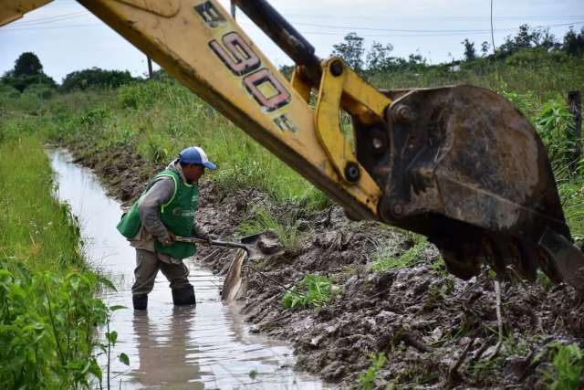 Los trabajos del Plan Hídrico llegaron a los barrios Bejarano y Laguna Soto,
