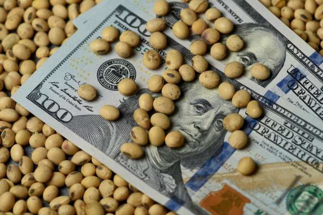 Señales de alerta: la soja quedó en su valor más bajo desde 2006 y Brasil sigue devaluando el real