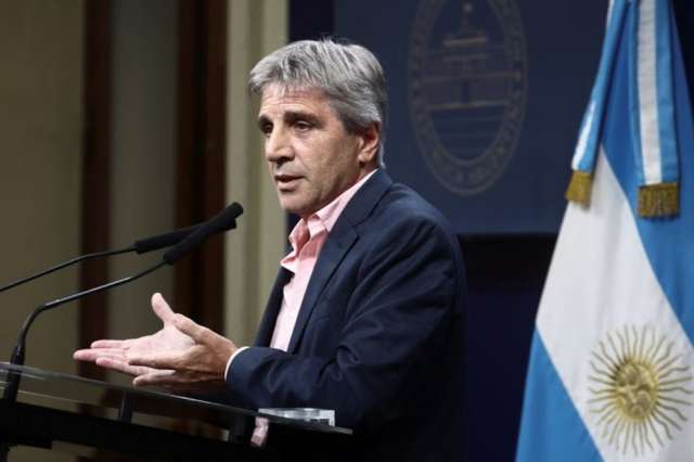 El Gobierno argentino espera bajar impuestos en 2025 gracias al crecimiento económico,