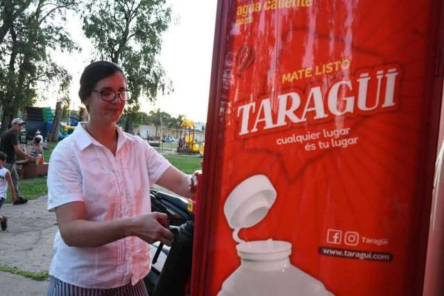 Se instalaron dos nuevos dispensers de agua caliente en la playa Arazaty I y la Casa del Bicentenario,