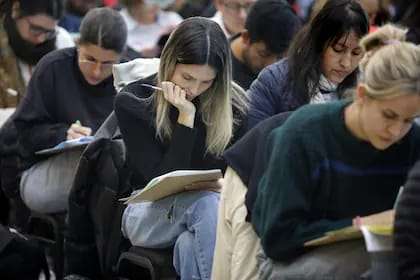 La migración de estudiantes de medicina en América Latina se intensificó en los últimos años