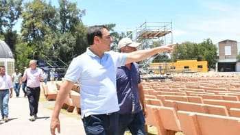 El gobernador Valdés, recorrió las obras de remodelación del Anfiteatro Mario del Tránsito Cocomarola,