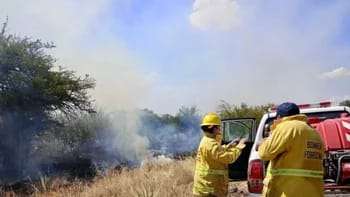En Corrientes, la lluvia trajo alivio a los bomberos voluntarios
