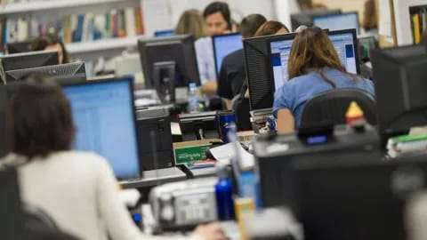 Según los datos del INDEC, en el 3er trimestre del año pasado, la cantidad de puestos de trabajo disminuyó un 0,3%