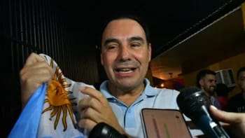 El gobernador de Corrientes, Valdés, anunció obras para el anfiteatro Cocomarola,
