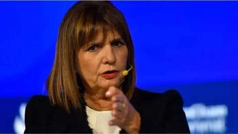 La ministra de Seguridad, Patricia Bullrich, defendió la construcción de un cerco en la zona fronteriza de Aguas Blancas,