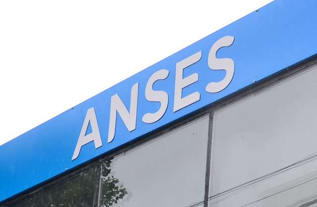 La ANSES oficializó un aumento del 2,7% para las jubilaciones