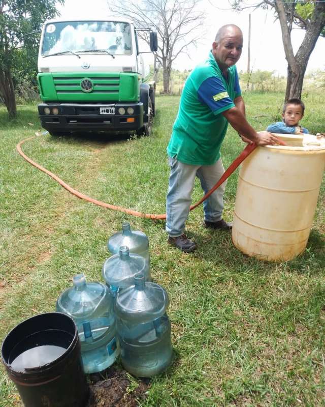 Ante la sequía que afecta a la región, el municipio de Santo Tomé está brindando asistencia