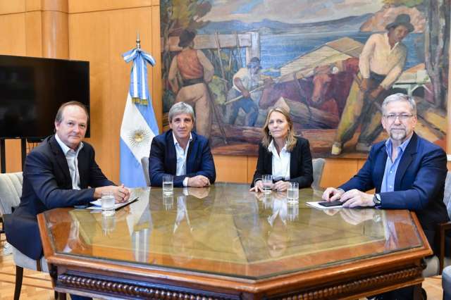 El gobierno de Javier Milei está impulsando la desregulación energética, los ajustes tarifarios y los recortes en subsidios