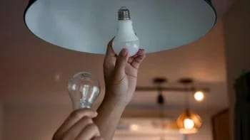 El Gobierno ratificó un aumento del 1,5% en las tarifas de electricidad para febrero,