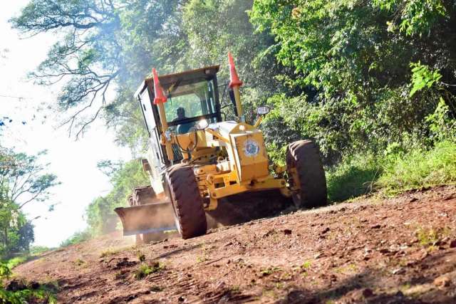 Se iniciaron trabajos para mejorar la transitabilidad en los barrios Cerro e Ita Cúa,
