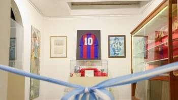 El gobernador de Ctes, Gustavo Valdés, inauguró la Sala "Diego Armando Maradona"