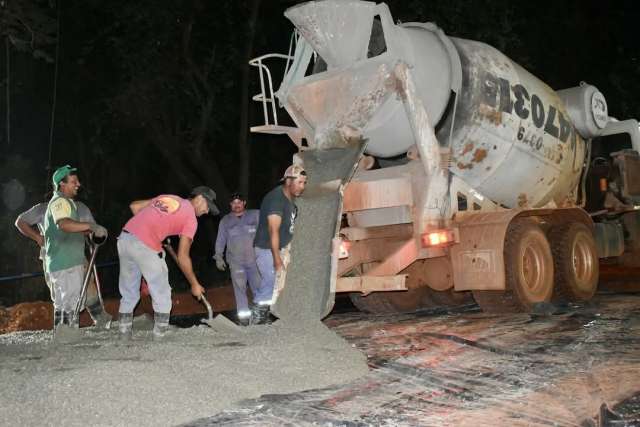Se continúan los trabajos nocturnos en el Paseo Costero de Santo Tomé,