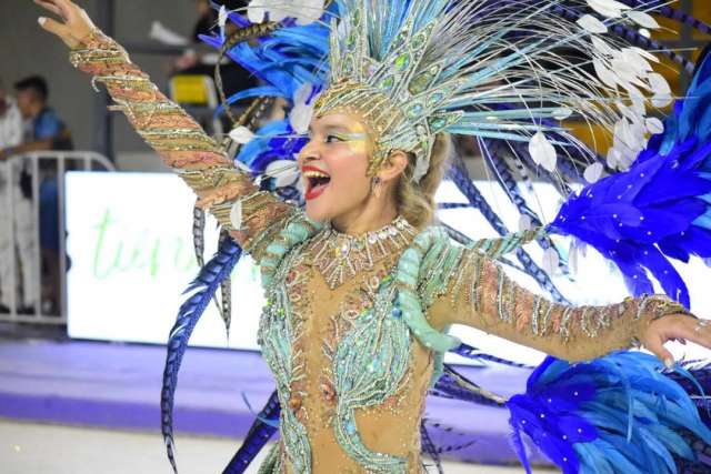 El Corsódromo Nolo Alías de Corrientes vivió la primera noche de competencia de los Carnavales Provinciales