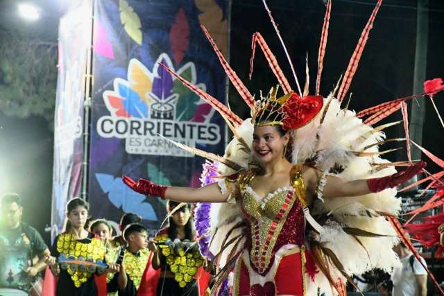 Los Carnavales Barriales llegaron al Laguna Brava