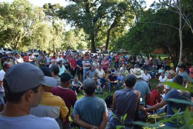 Productores de yerba mate de San Pedro se reunieron en asamblea y decidieron continuar con el paro