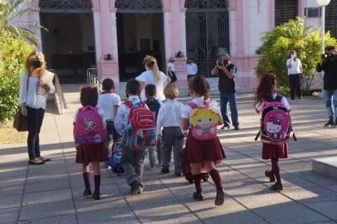 Se anunció que para abril, todas las escuelas de la provincia tendrán conexión a Internet