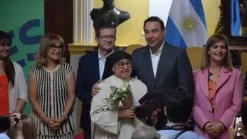 El gobernador Valdés, encabezó un homenaje a mujeres destacadas en la provincia