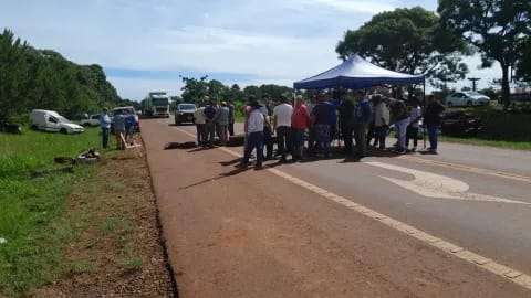 Los productores de yerba mate de Misiones intensifican su protesta por precios justos,