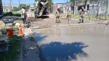 La Provincia de Corrientes comenzó con la pavimentación de nueve cuadras en el barrio Arazaty