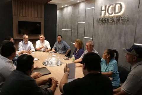 El intendente Eduardo Tassano anunció un acuerdo en paritaria que incluye un aumento del 52%