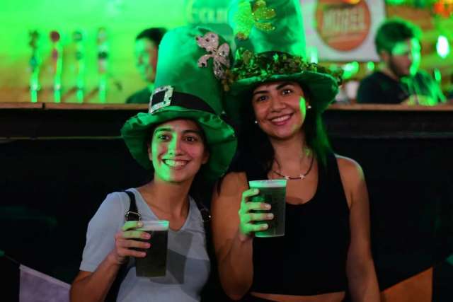 El Festival San Patricio está en marcha en la Av. Costanera y Lavalle,