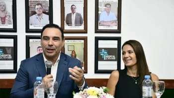 El gobernador Valdés, inauguró una nueva Unidad de Terapia Intensiva en Bella Vista,
