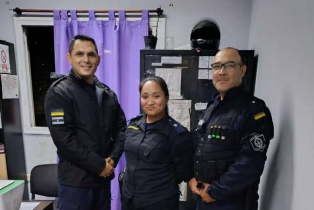 3 efectivos policiales de la Comisaría Vigésimo Primera lograron salvar la vida de un menor