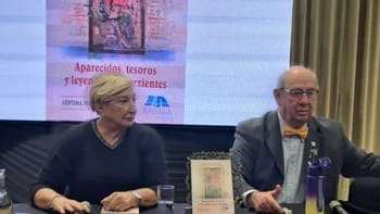 El escritor correntino Enrique Eduardo Galiana presentó su obra "Aparecidos, tesoros y leyendas de Corrientes"