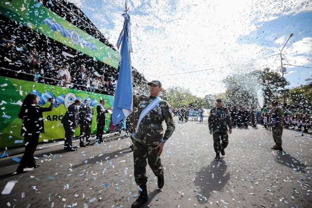 ¡Así vivieron el desfile cívico militar y escolar en Corrientes!