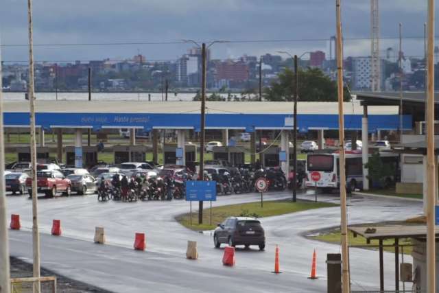 El cruce fronterizo unificado entre Posadas y Encarnación comenzó el lunes 28 de julio,