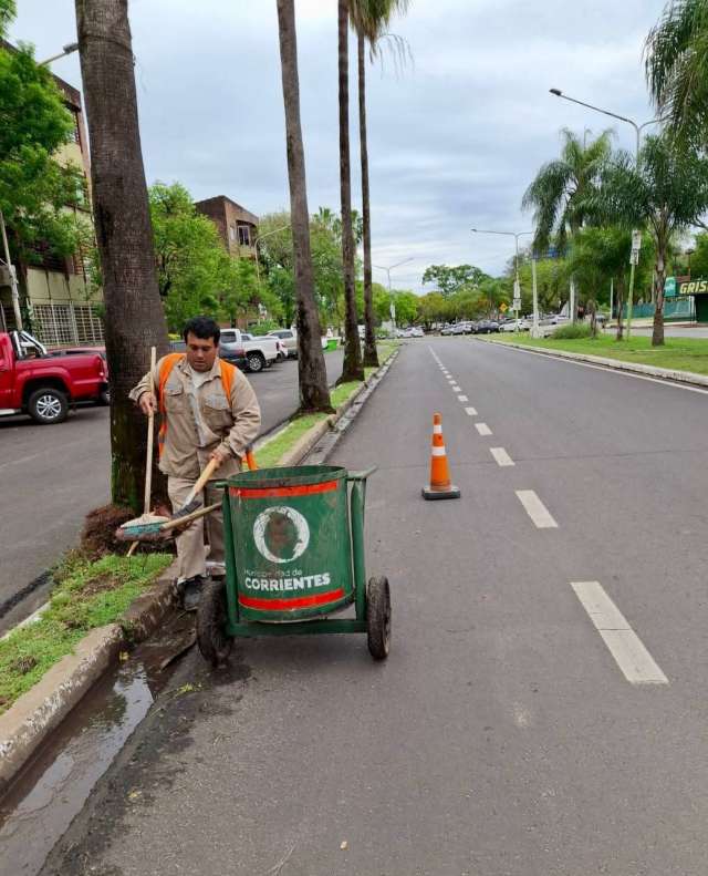 Trabajos de cuadrillas municipales en Ctes