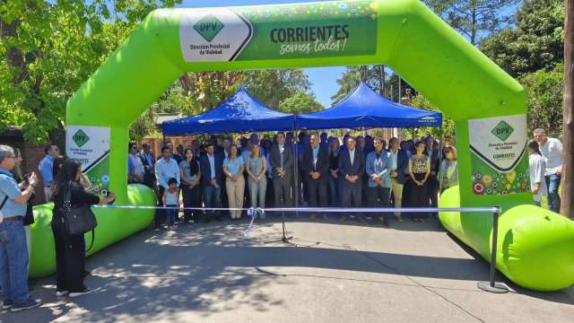 El gobernador habilitó obras viales y deportivas para el progreso de Santa Ana