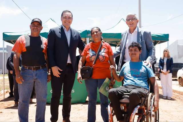 La Cruz:40 familias cruceñas recibieron las llaves de su casa propia,
