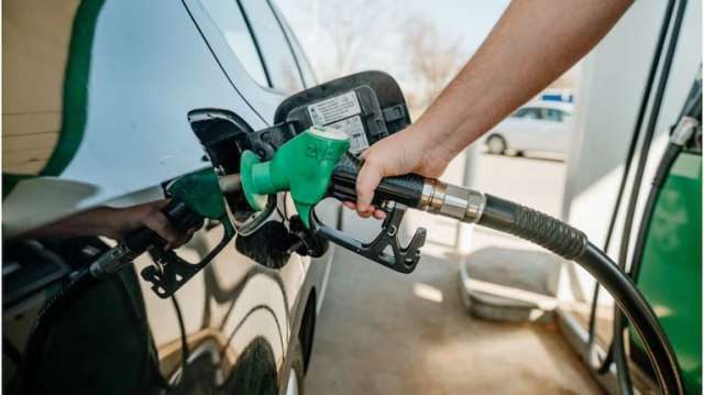 Aumento de combustible: advierten que el litro podría llegar a $2.000