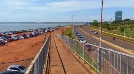 Largas filas y reclamos por demoras para cruzar el puente internacional