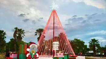 La Municipalidad de Corrientes instaló decoraciones navideñas en puntos estratégicos de la ciudad,