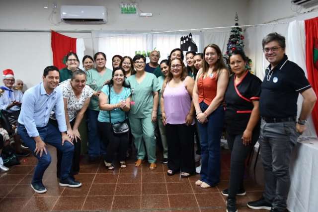 El Hogar de Adultos "Madre Teresa" de Virasoro celebró un emotivo acto de cierre de año con adultos mayores,