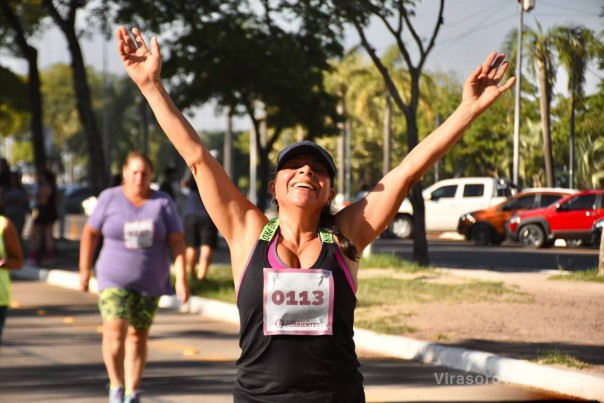 Cerca de 400 corredoras participaron de la maratón por el Día de la Mujer