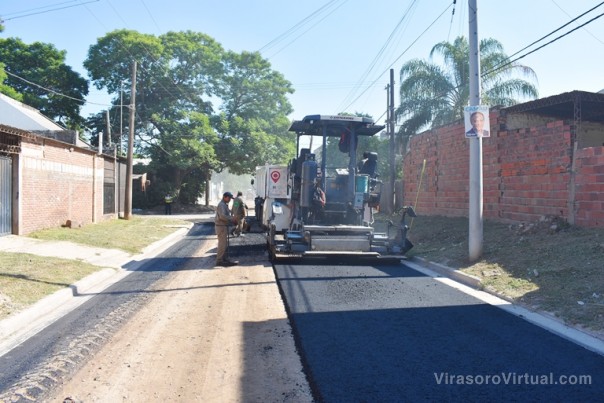 B° Santa Teresita: la Provincia asfalta Saavedra entre Cazadores Correntinos e Independencia