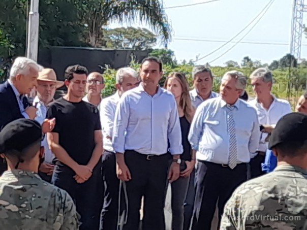 El presidente Fernández recorrió con Valdés las zonas afectadas por los incendios en Corrientes